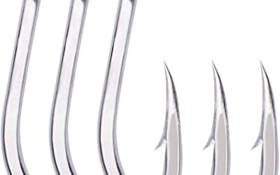 WHAT TO CONSIDER WHEN CHOOSING FISHING HOOKS