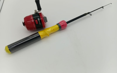 KIDS FISHING ROD AND REEL COMBO YELLOW AND RED