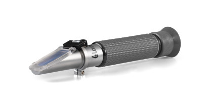 REFRACTOMETER